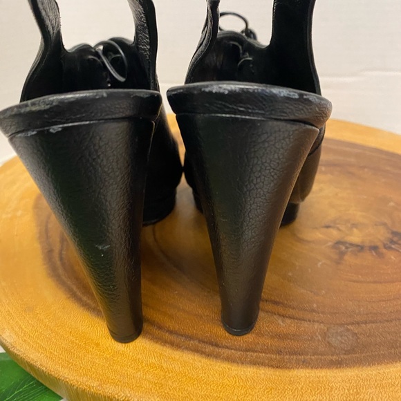 Hollywould Made In Italy Leather Lace Ip Peep Toe Heels - Picture 6 of 12